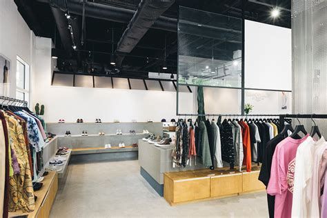 commonwealth boutique.